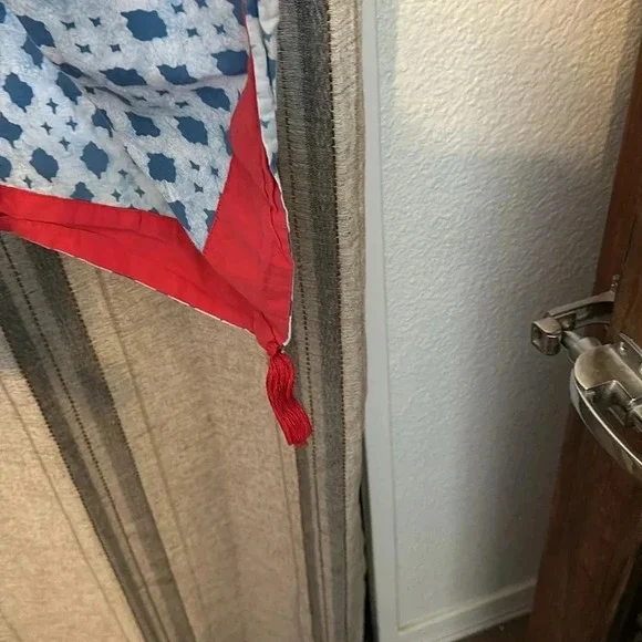 Amari beach cover up/tunic size L fun tassels at hemline. - Picture 3 of 7